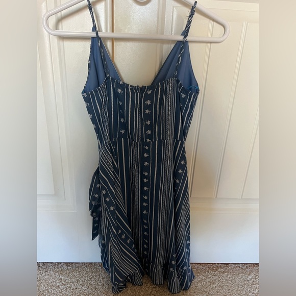 Altar’d state mini dress, barely worn size small - Picture 2 of 3